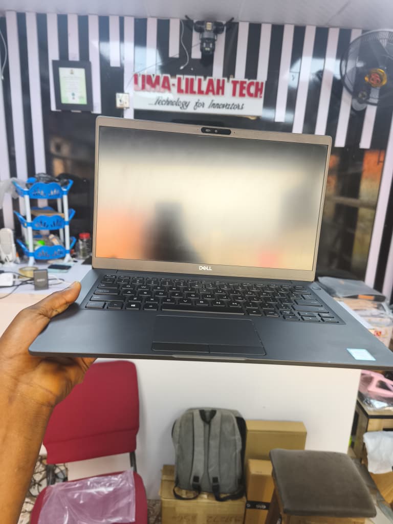 Dell Latitude 7400