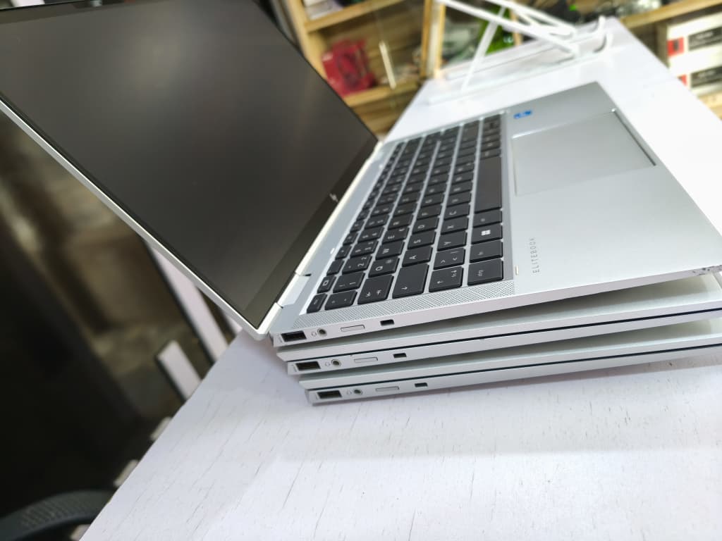 HP Elitebook 1040 G8 x360