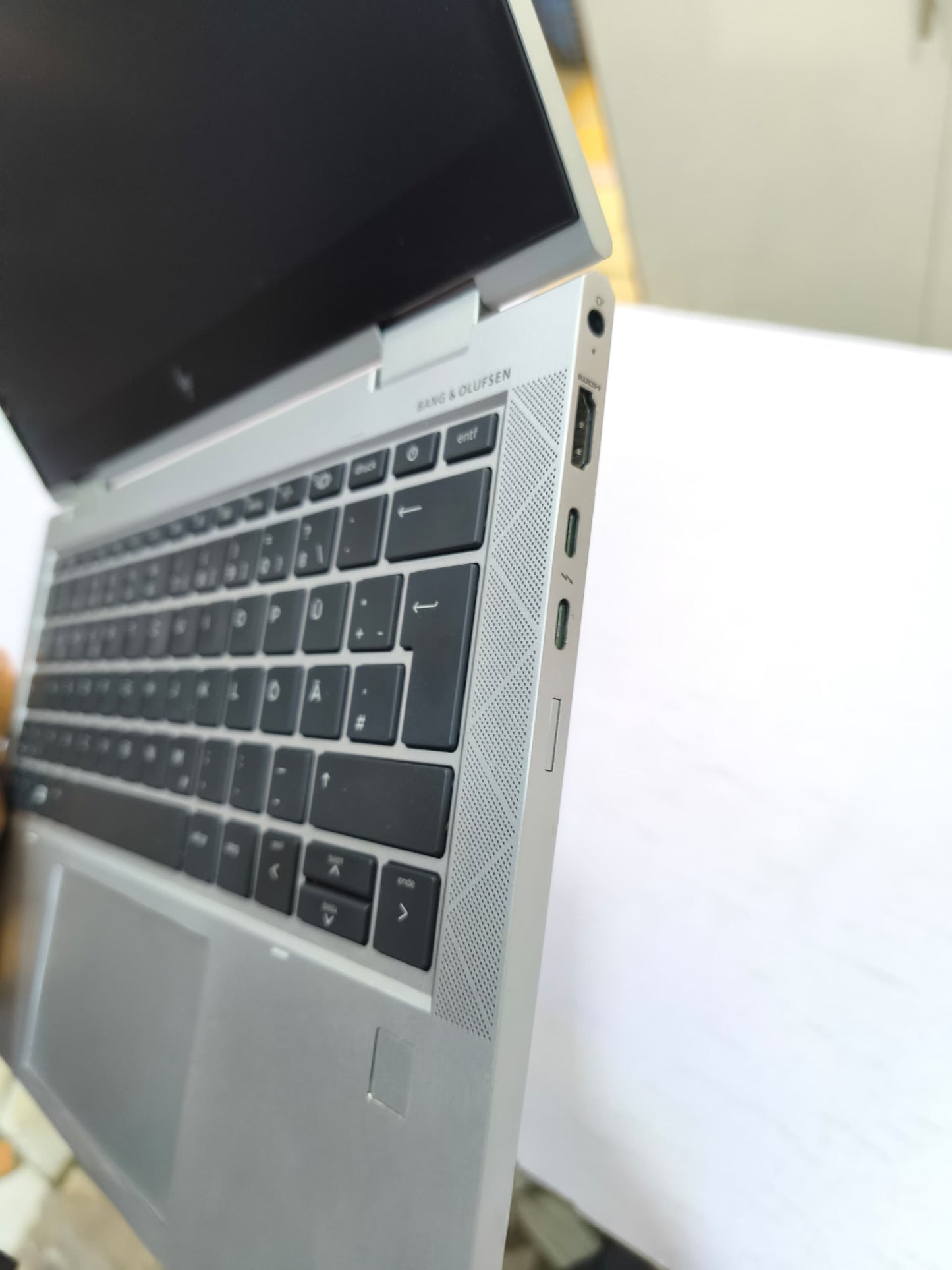 HP Elitebook 830 G8 x360
