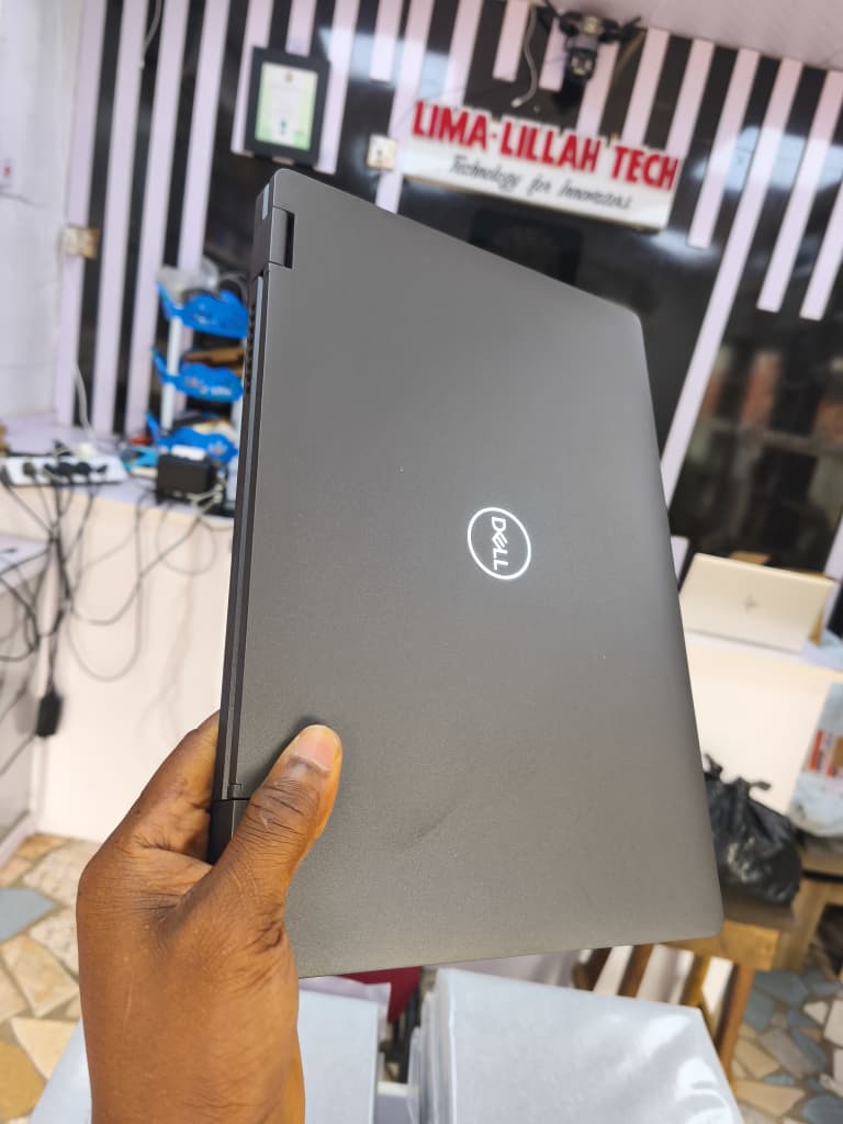 Dell Latitude 5300 2-in-1 i7 8th gen