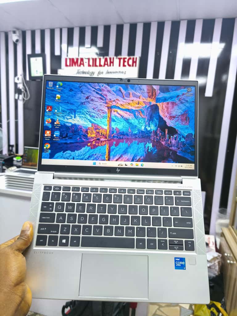 HP Elitebook 830 G8 i7 11th gen