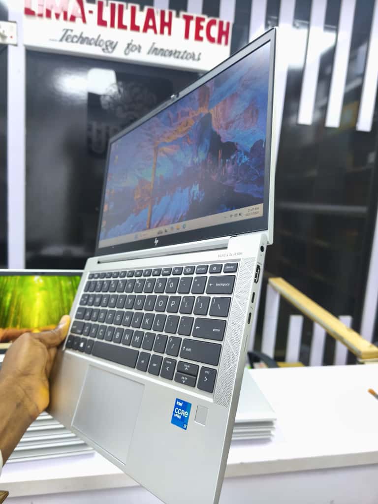HP Elitebook 830 G8 i7 11th gen