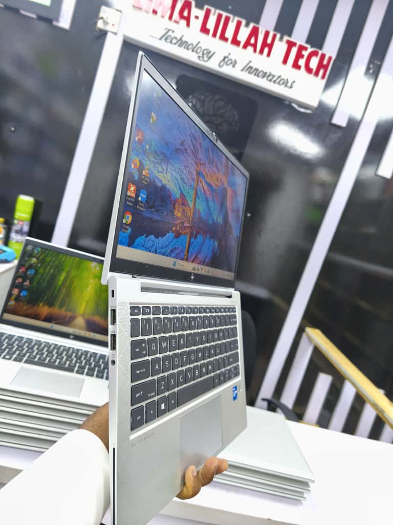 HP Elitebook 830 G8 i7 11th gen