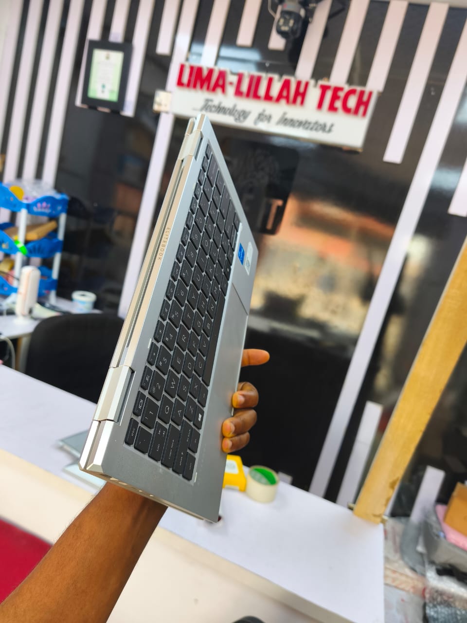 HP Elitebook 1030 G8 x360