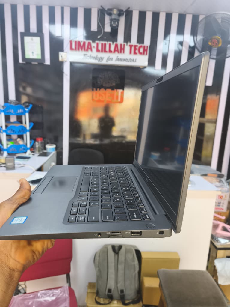Dell Latitude 7400
