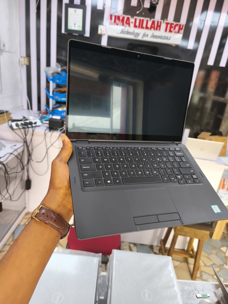 Dell Latitude 5300 2-in-1 i7 8th gen