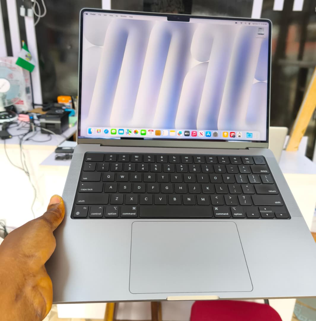 MacBook Pro (14-inch, 2021), Space Gray