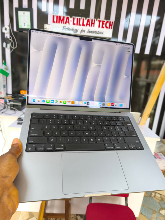 MacBook Pro (14-inch, 2021), Space Gray