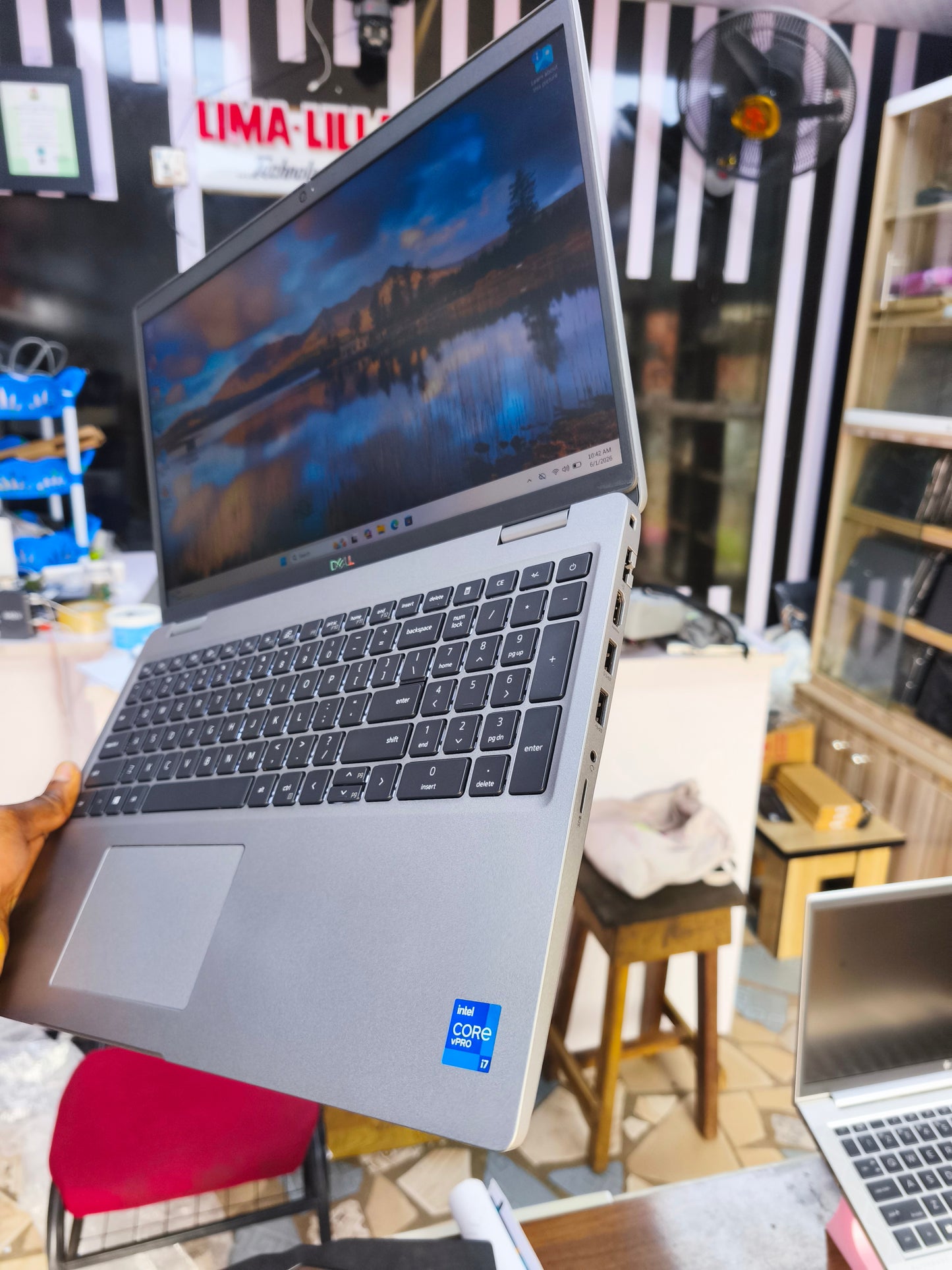 Dell Precision 3561