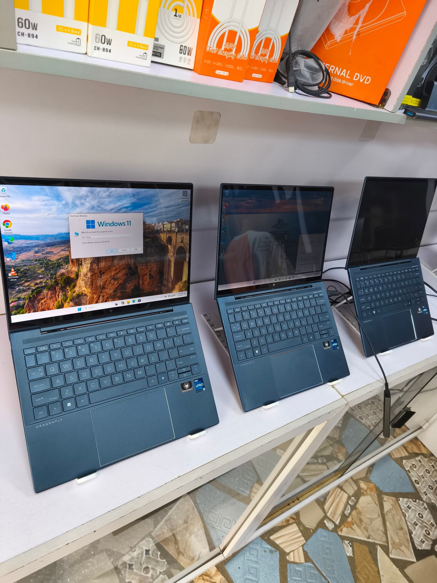 HP Elite Dragonfly G3 i7 12th gen